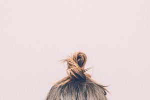 Fryzury pixie cut – minimalizm w świecie włosów